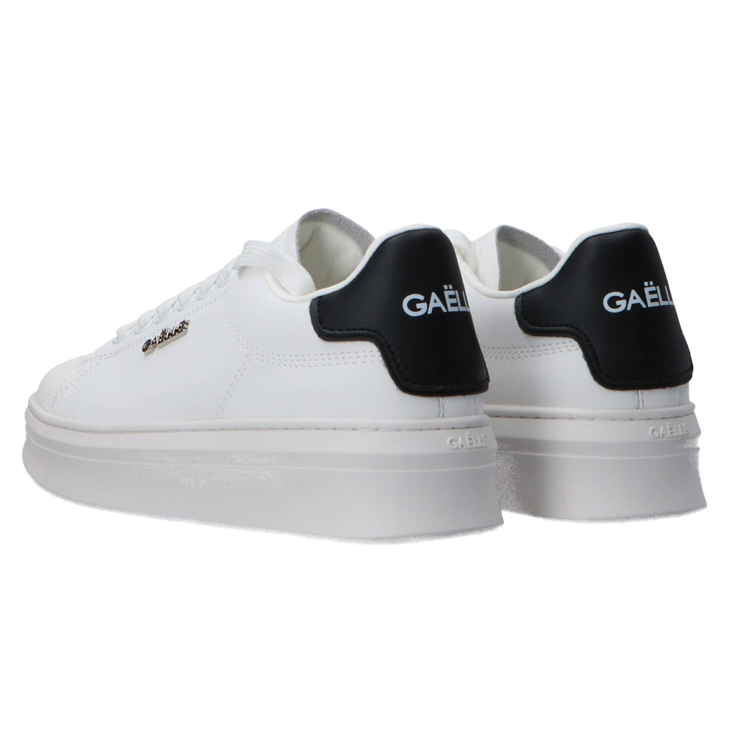 Sneakers Addict in action leather Nero_56499.jpg