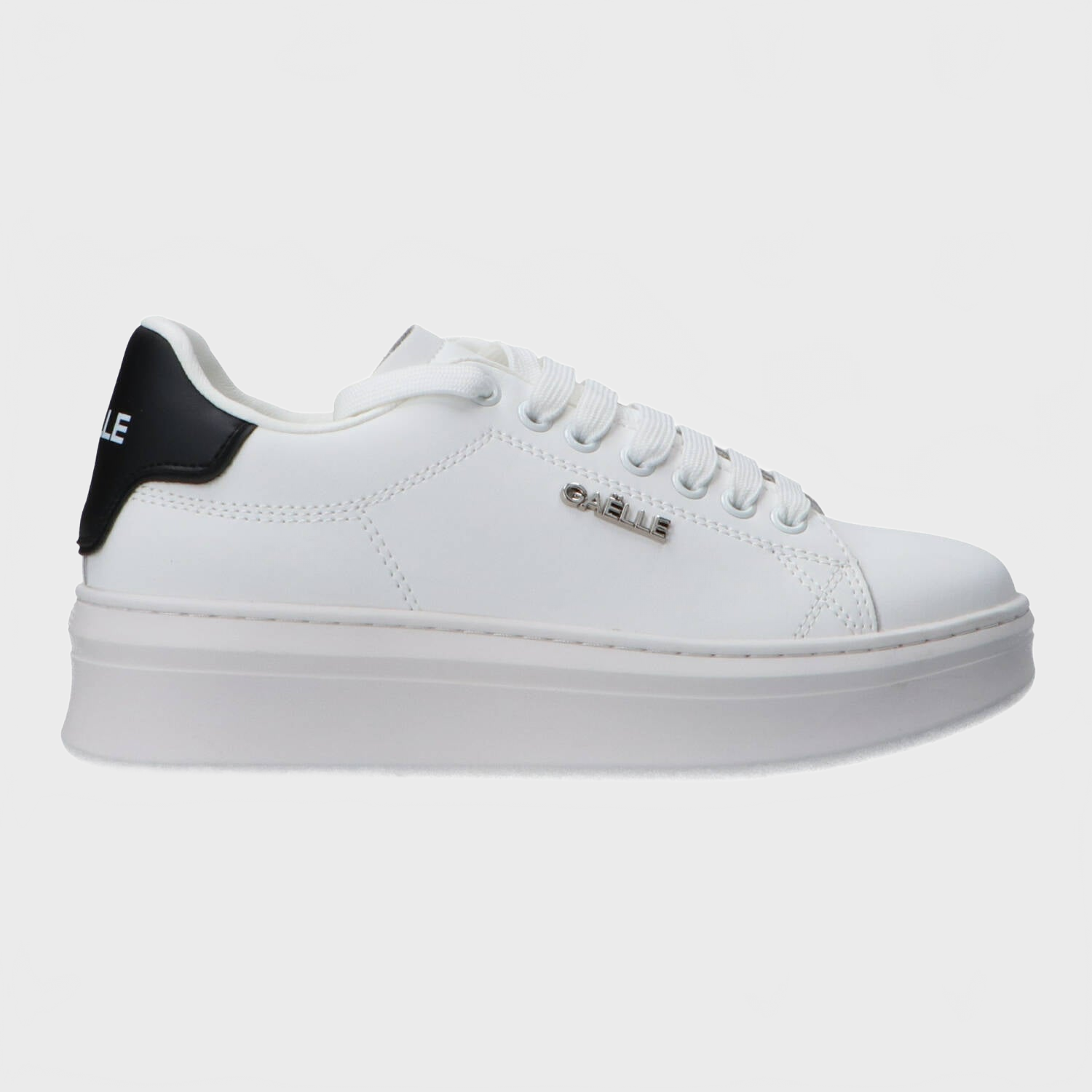 Sneakers Addict in action leather Nero_56495.jpg